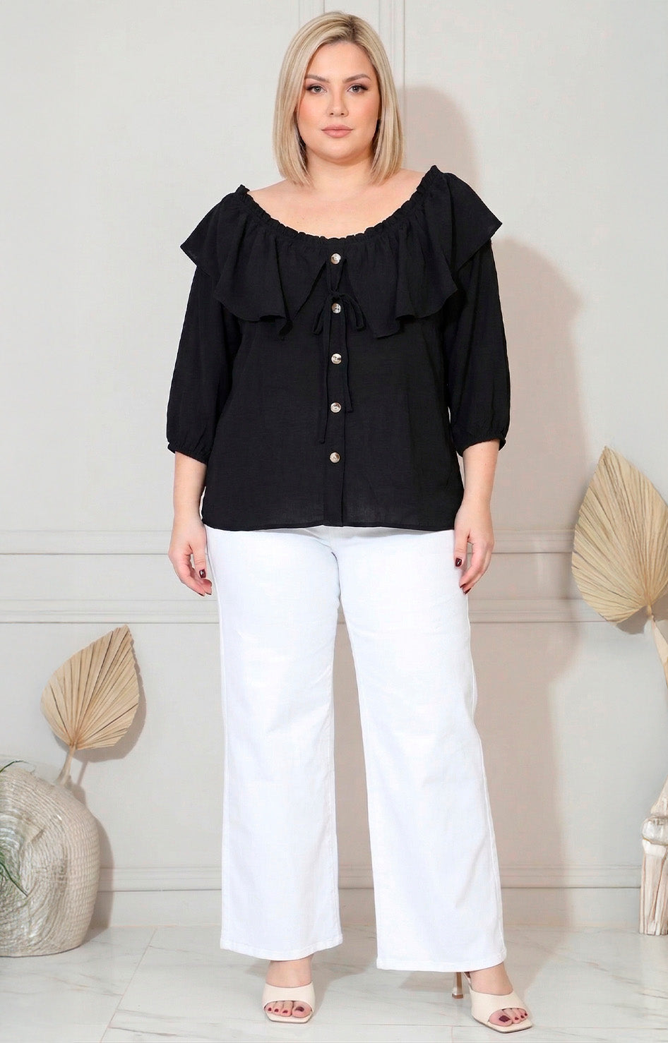 Blusa negra con volante - BLUSAS CURVY Boutiquemirel 