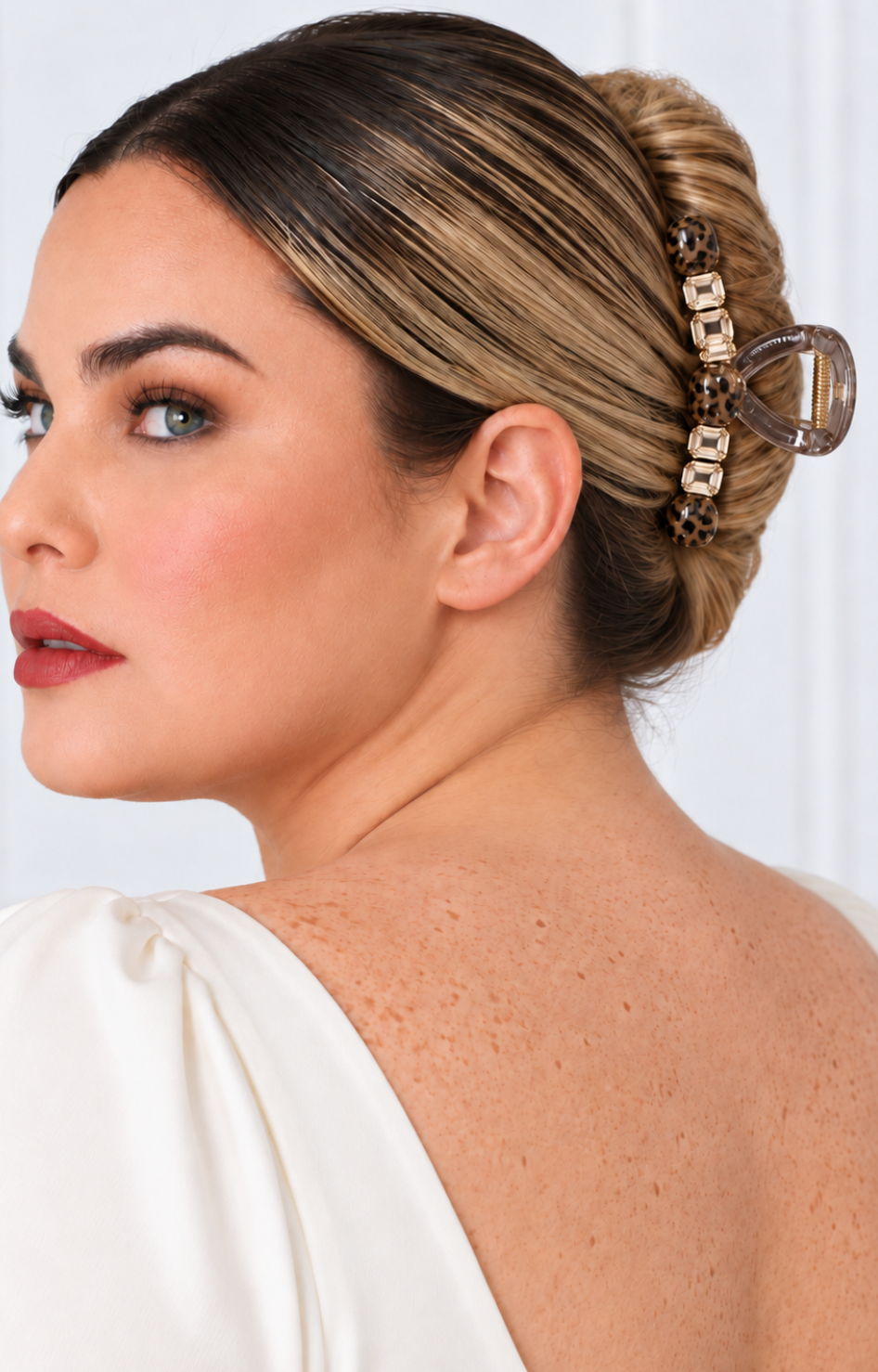 Pinza para cabello Boutiquemirel con perlas, herramienta de peluquería con diseño elegante y detalles decorativos en perlas blancas