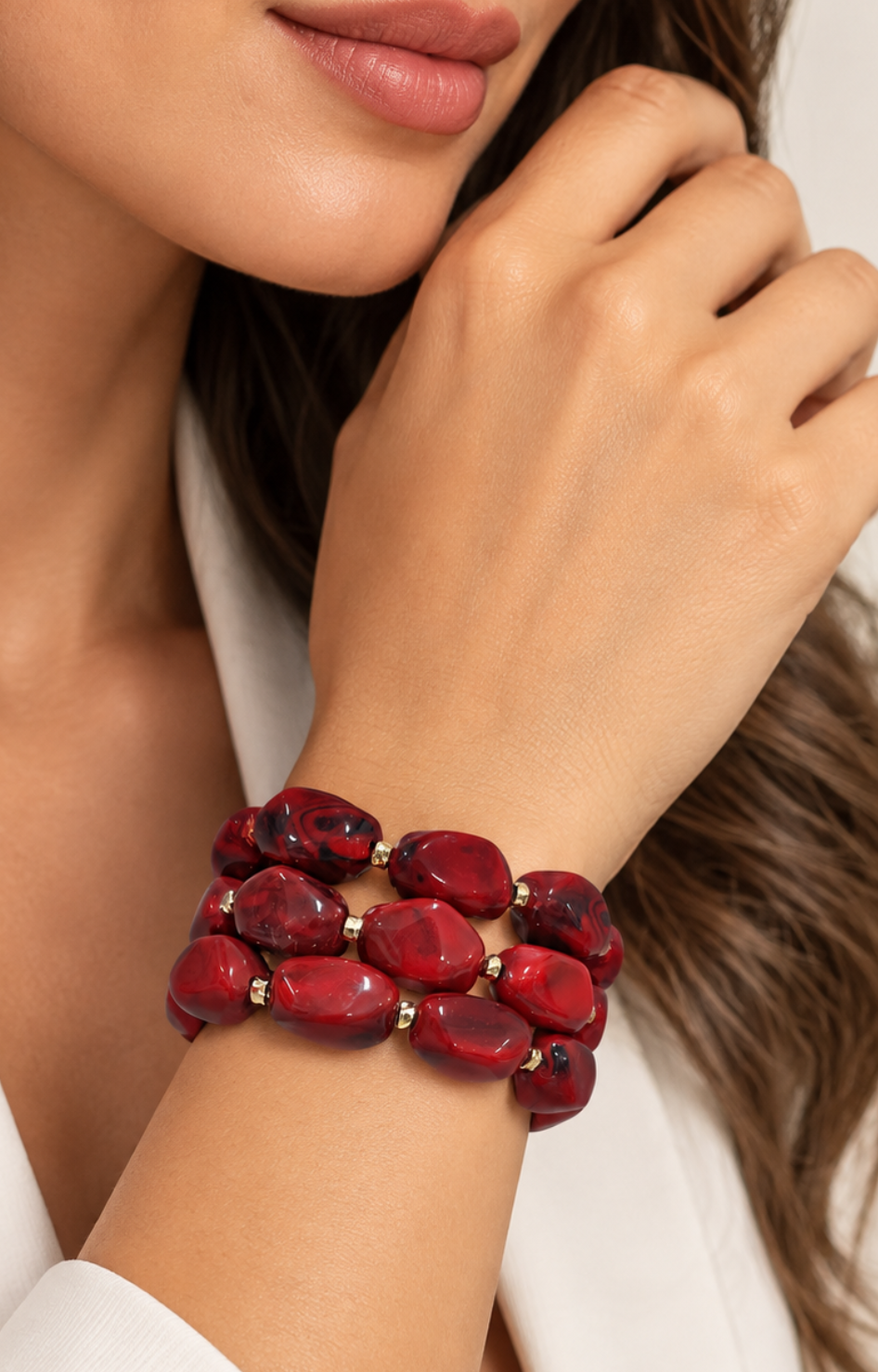 Set de pulseras de cuentas rojas con dorado