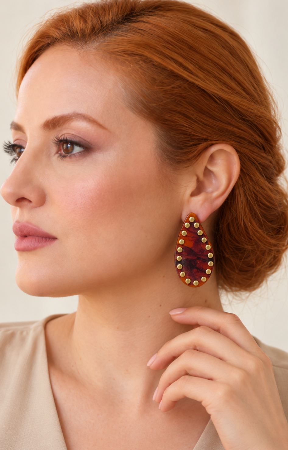 Aretes colgantes de gota café tipo carey