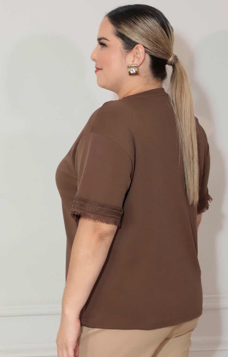 Blusa café con aplicaciones de conchas - BLUSA XL Boutiquemirel 
