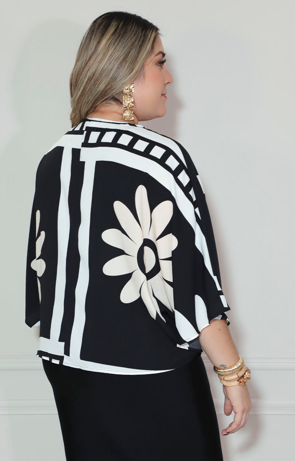 Blusa negra con flor - BLUSA XL Boutiquemirel 