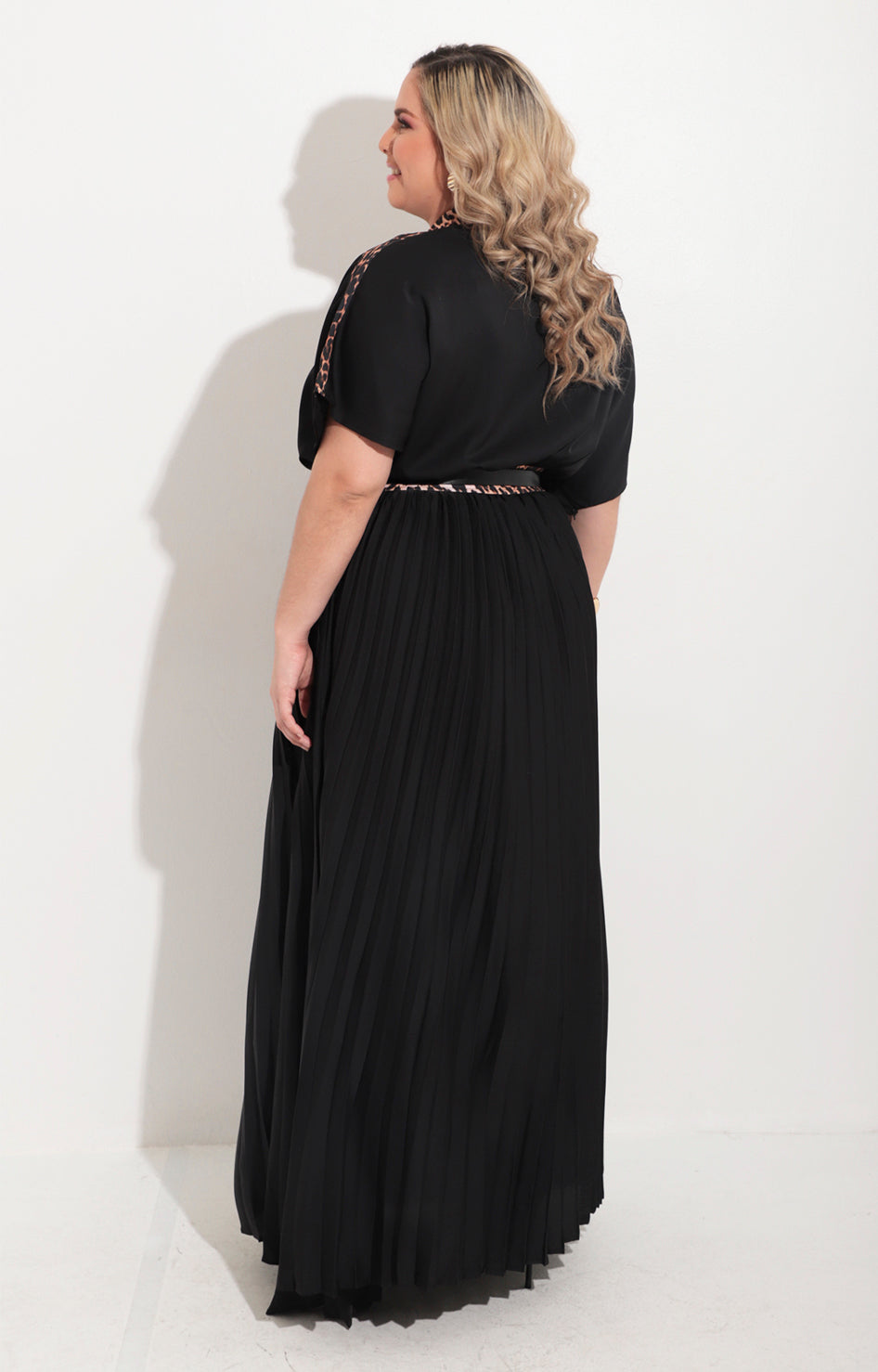 Vestido negro plisado con estampado - VESTIDO Boutiquemirel 