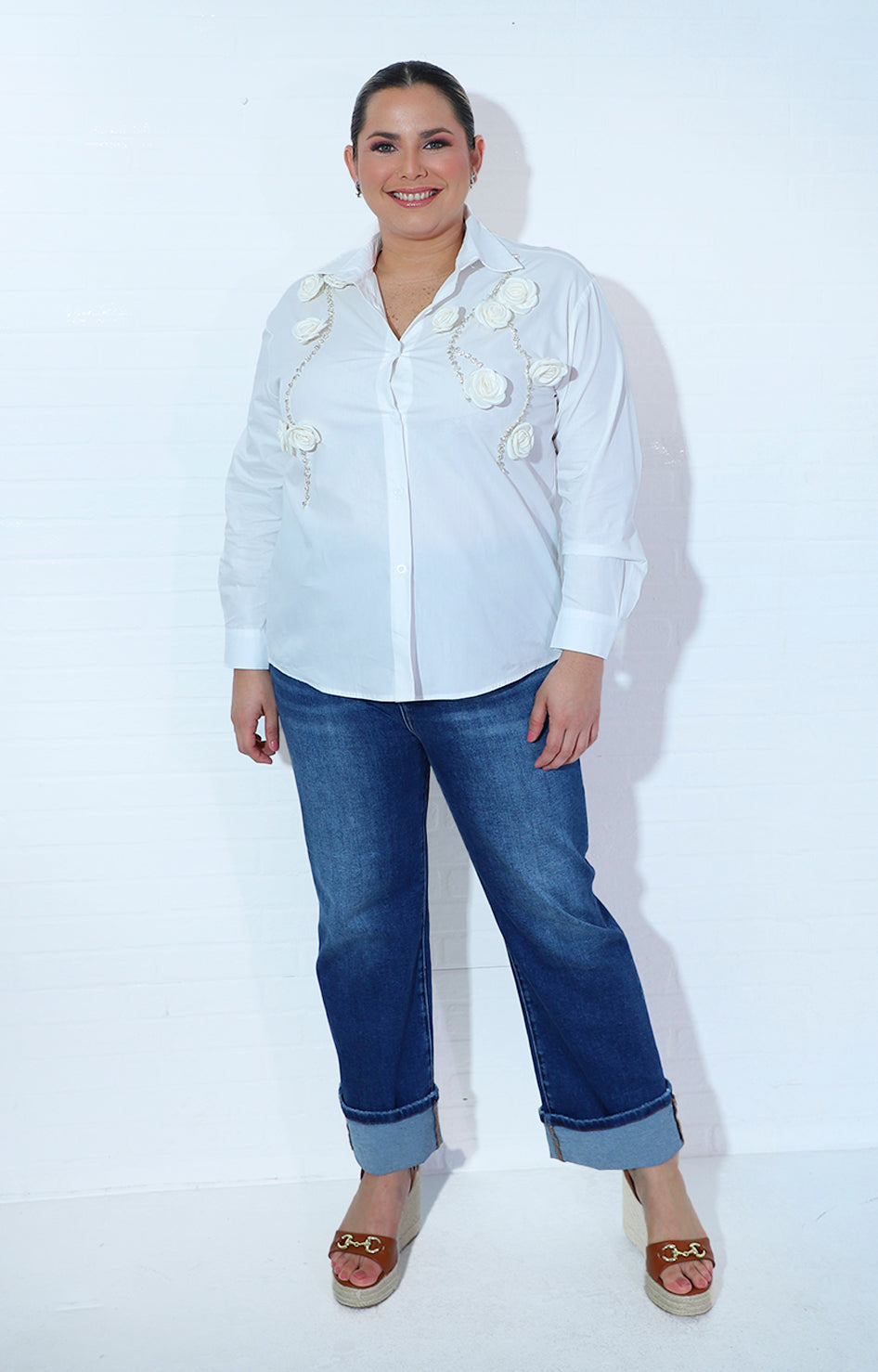 Blusa blanca manga larga con flores 3D y brillos - BLUSA Boutiquemirel 