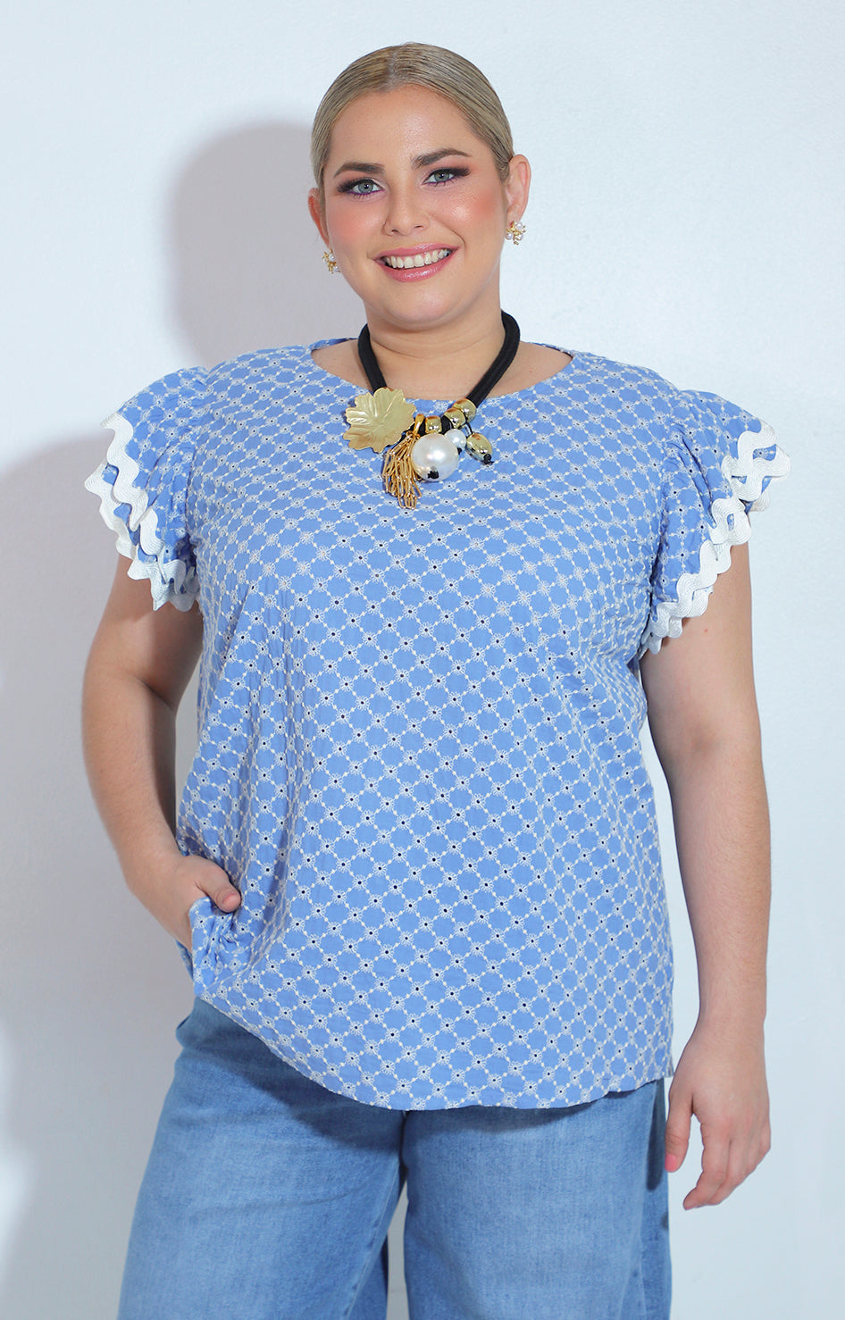 Blusa azul con bordado y manga volante - BLUSA Boutiquemirel 