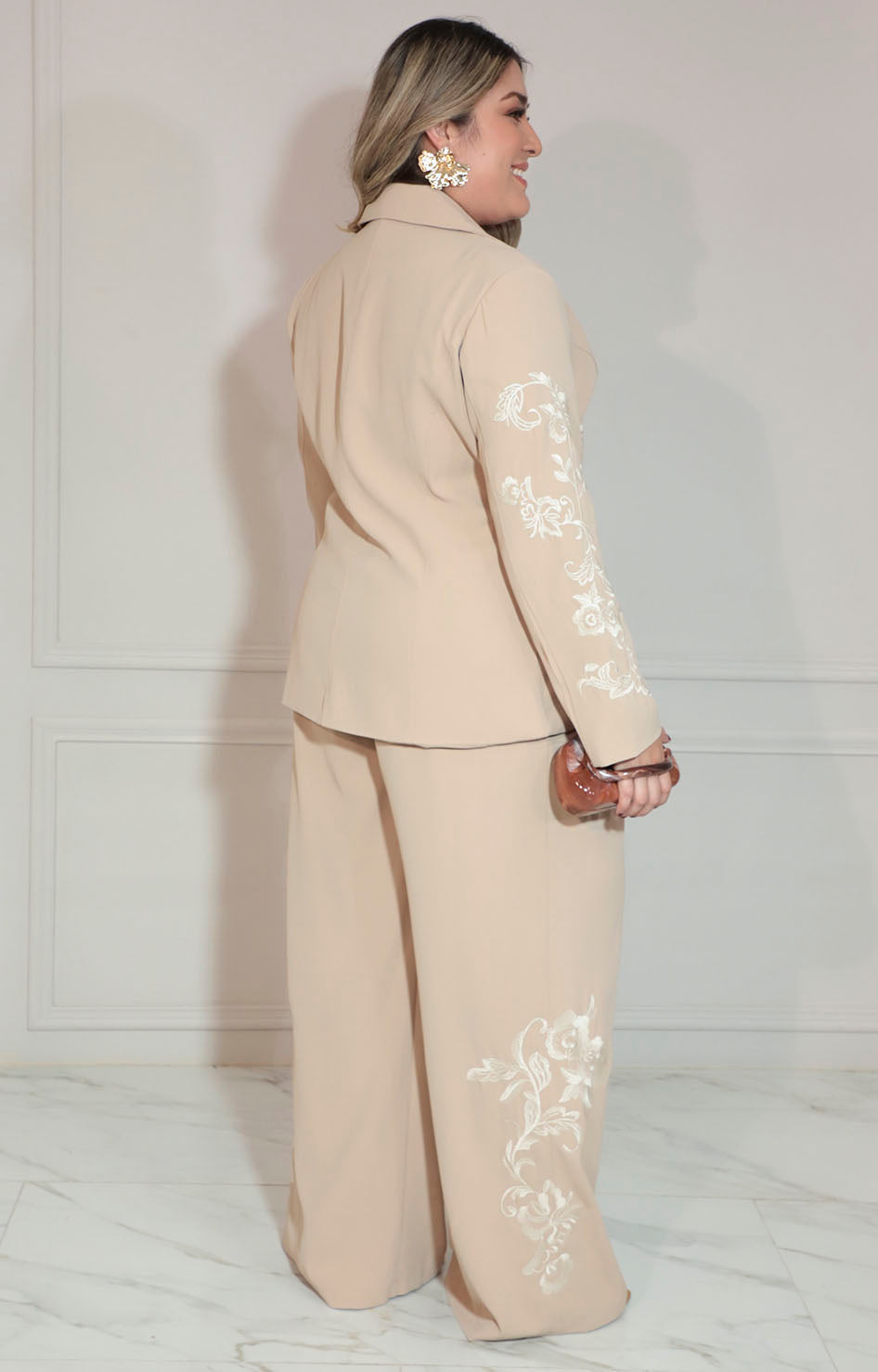 Conjunto beige de saco con bordado - CONJUNTO XL Boutiquemirel 