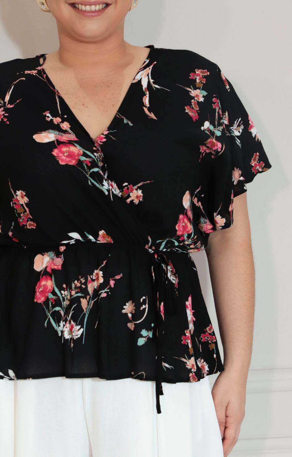 Blusa negra con flores - BLUSA XL Boutiquemirel 