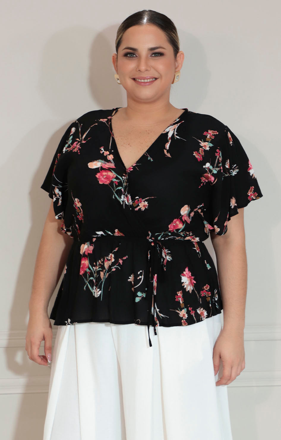 Blusa negra con flores - BLUSA XL Boutiquemirel 