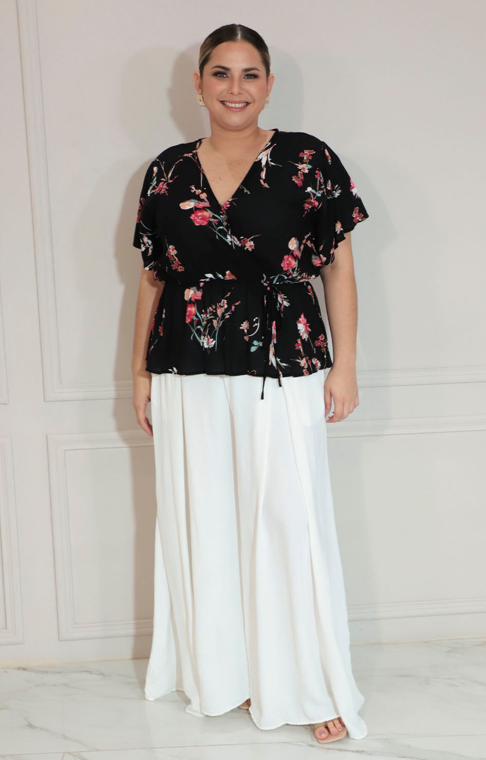 Blusa negra con flores - BLUSA XL Boutiquemirel 