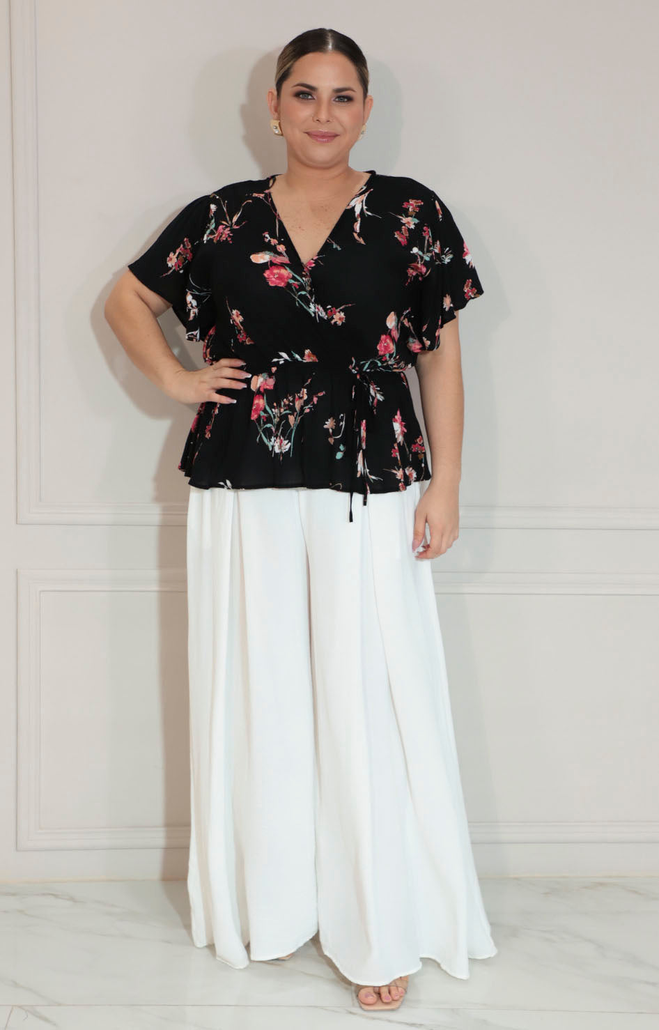 Blusa negra con flores - BLUSA XL Boutiquemirel 