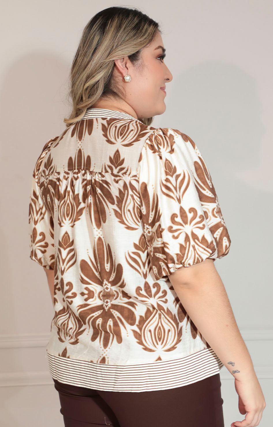 Blusa con flores café - BLUSA XL Boutiquemirel 
