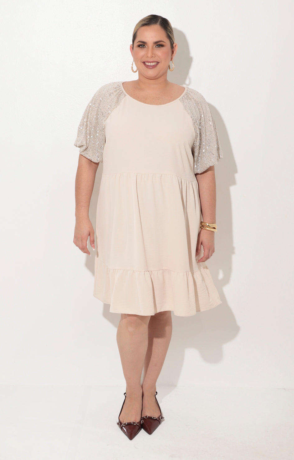 Vestido beige con manga de lentejuela - VESTIDO Boutiquemirel 