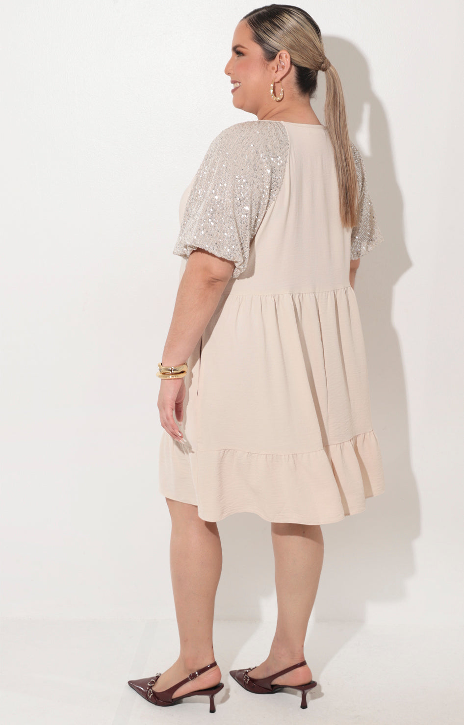 Vestido beige con manga de lentejuela - VESTIDO Boutiquemirel 