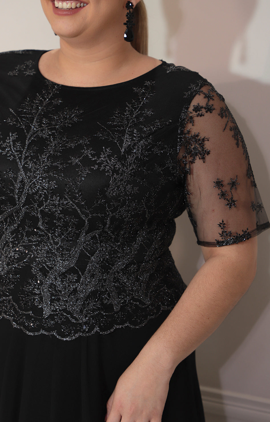 Vestido negro largo con mangas y brillos - VESTIDO Boutiquemirel 