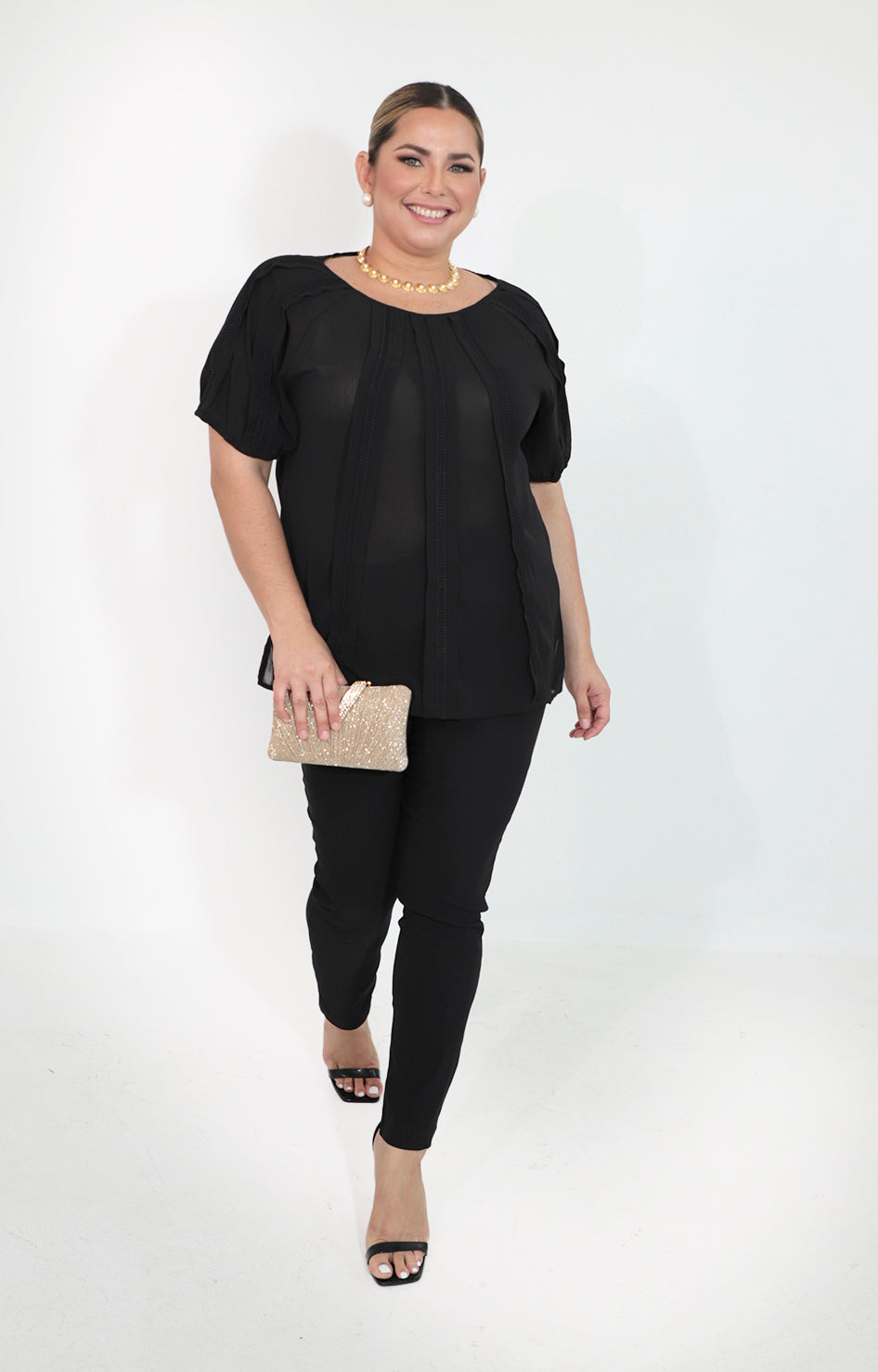 Blusa negra con detalle de bordado - BLUSA Boutiquemirel 
