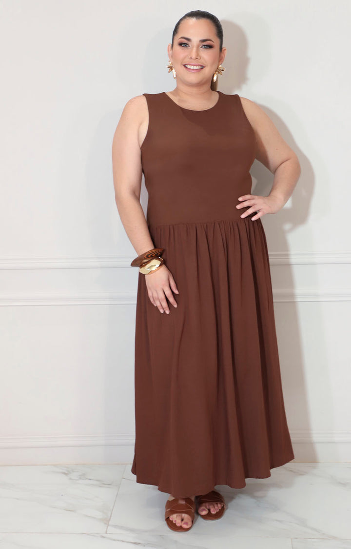 Vestido café de tirantes con fruncido en cintura - VESTIDO XL Boutiquemirel 