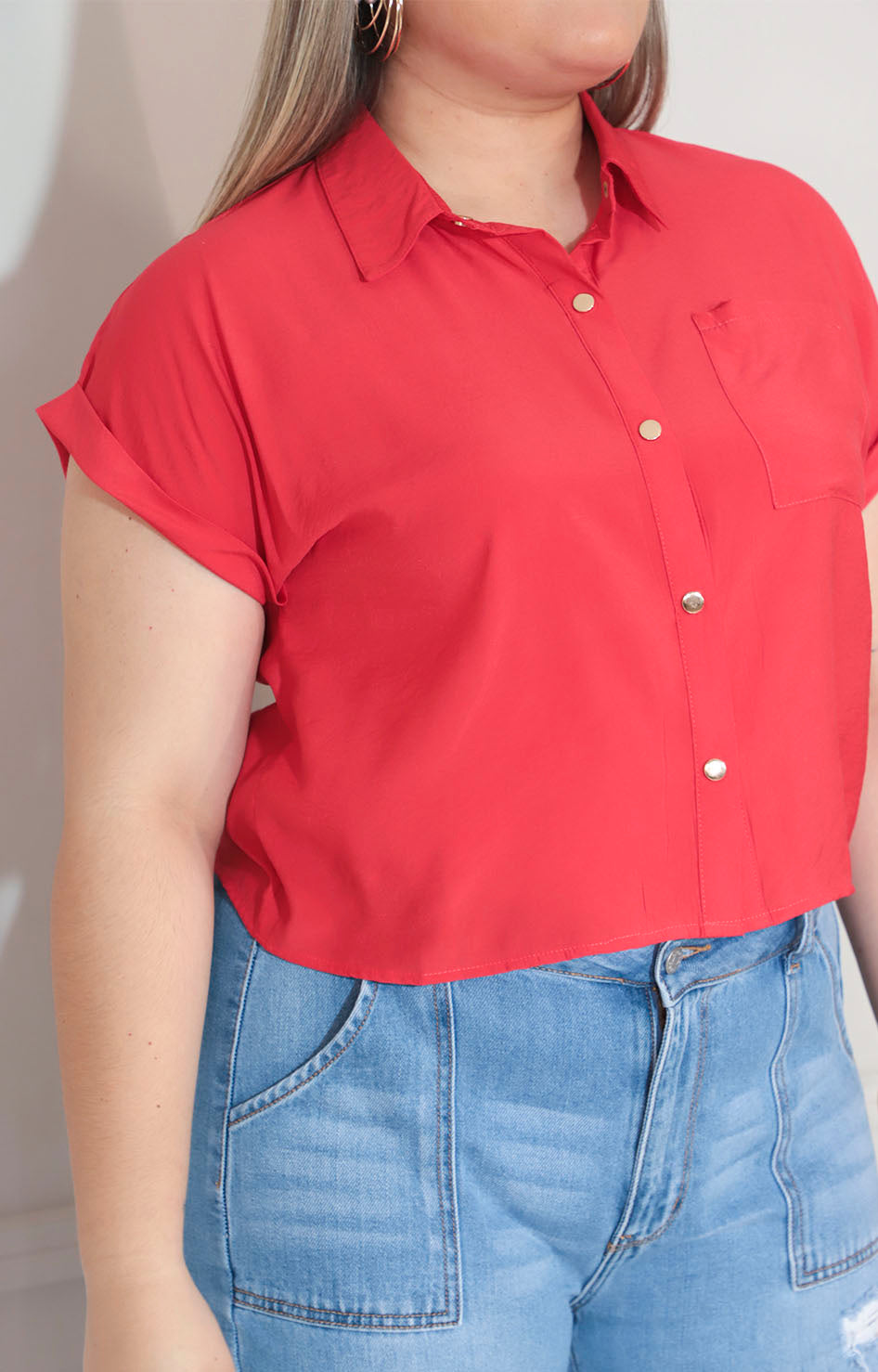 Blusa roja con botones y bolsa frontal - BLUSA Boutiquemirel 