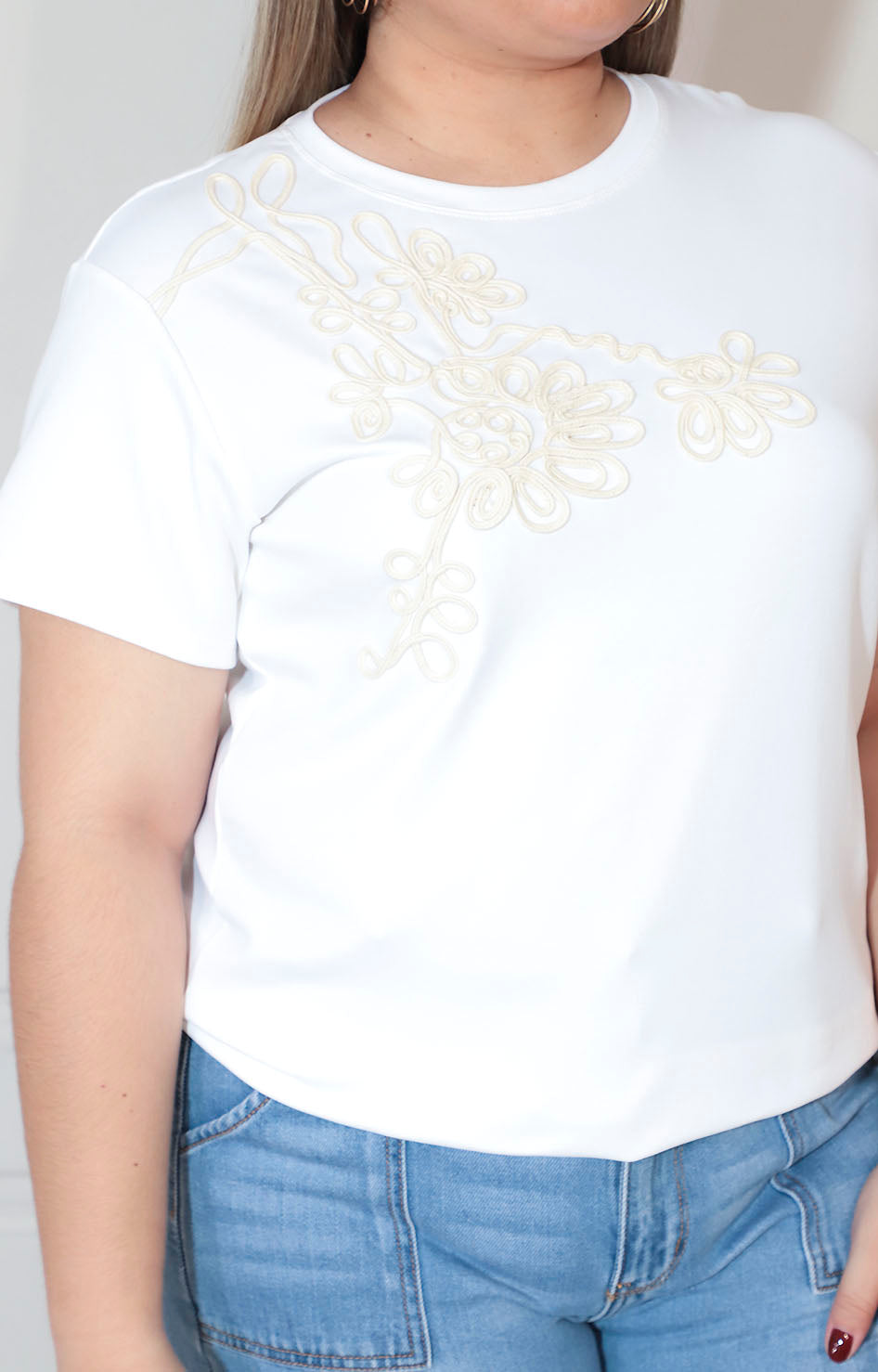 Blusa blanca con detalle de flor bordado - BLUSA XL Boutiquemirel 