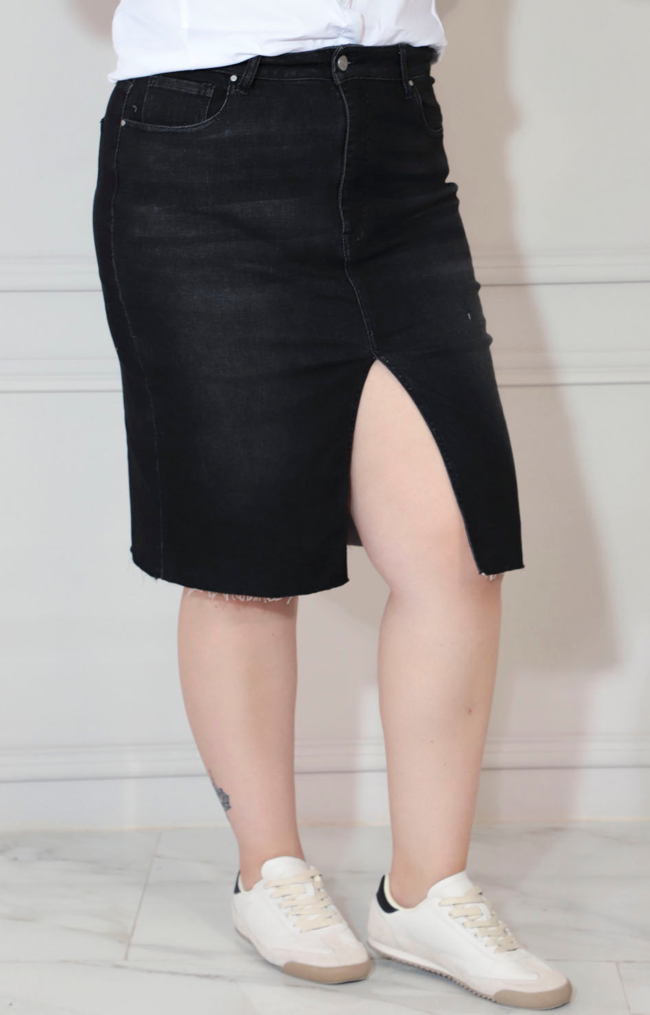 Falda negra de mezclilla con abertura frontal - FALDA XL Boutiquemirel 