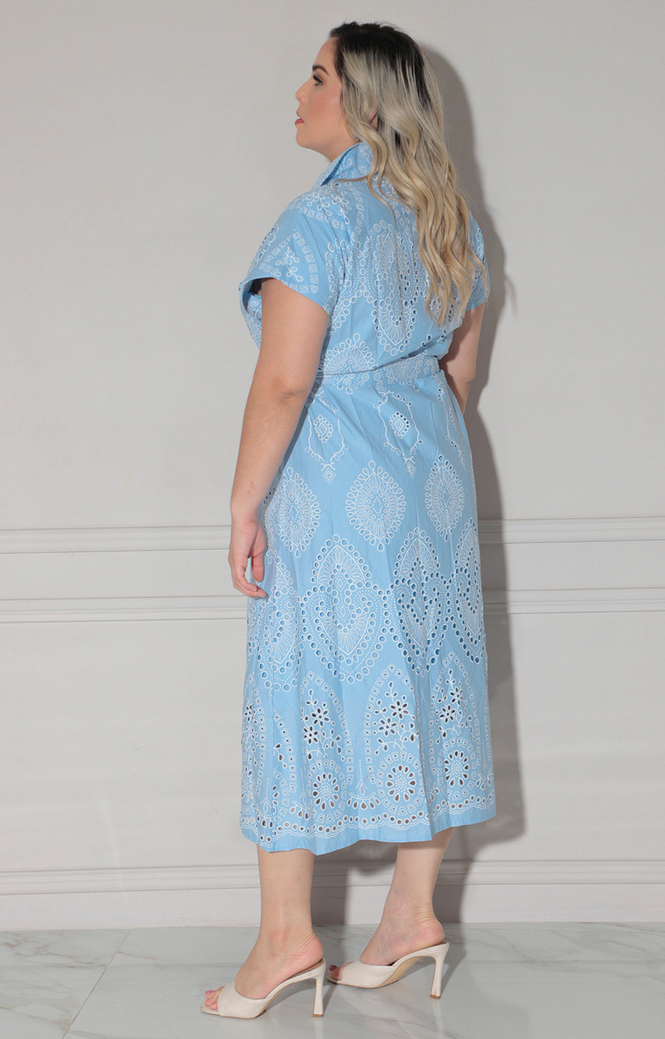 Vestido azul bordado - VESTIDO LARGO CURVY Boutiquemirel 