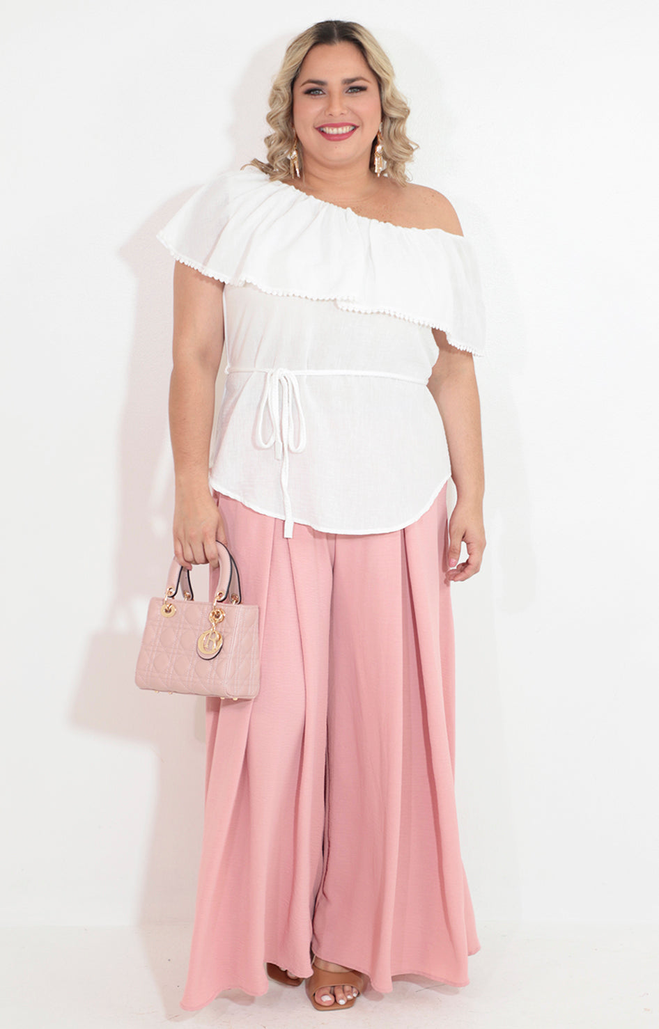 Blusa blanca asimetrica con volante y lazo - BLUSA Boutiquemirel 