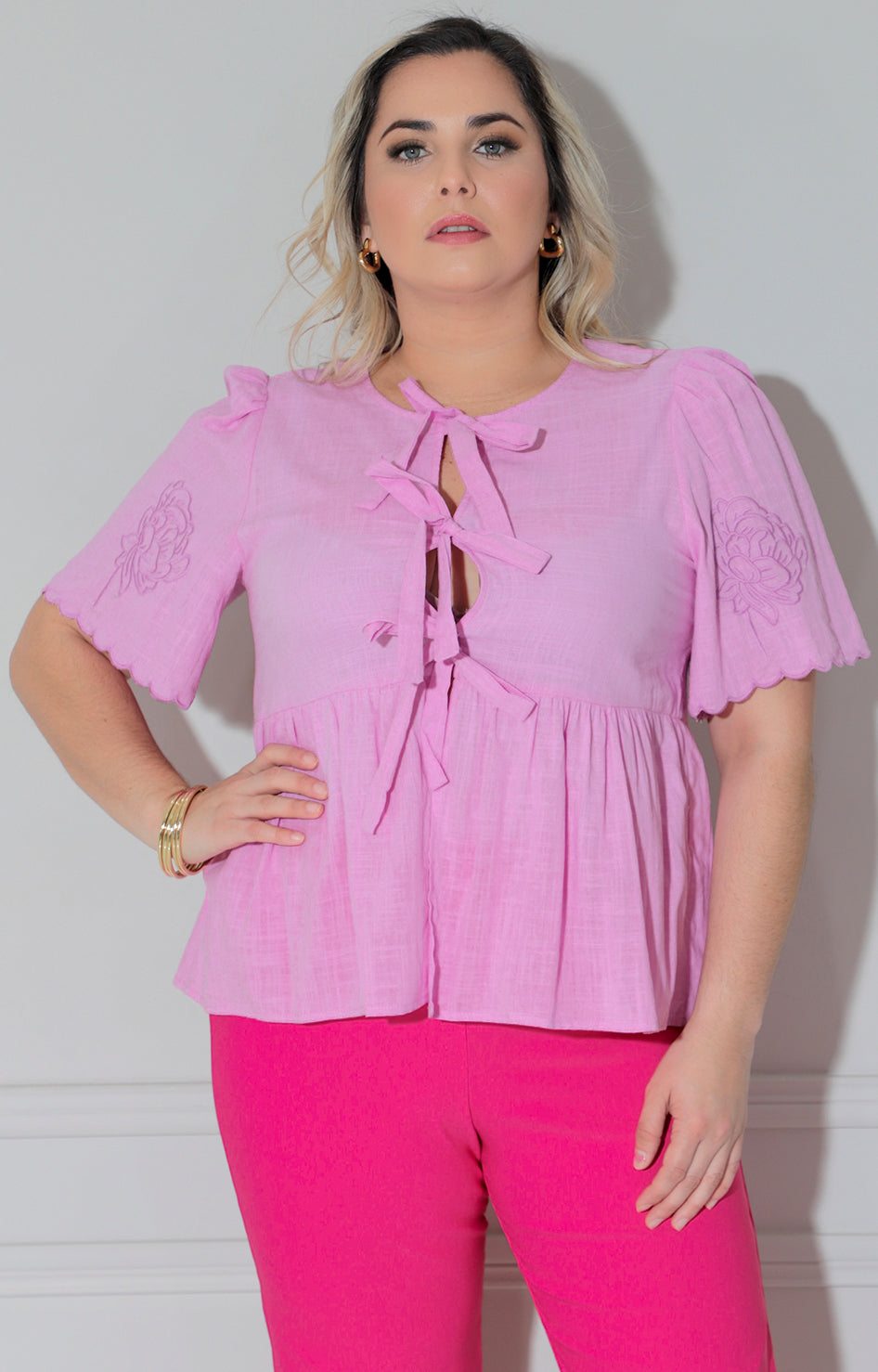 Blusa rosa con moños - BLUSA CURVY Boutiquemirel 