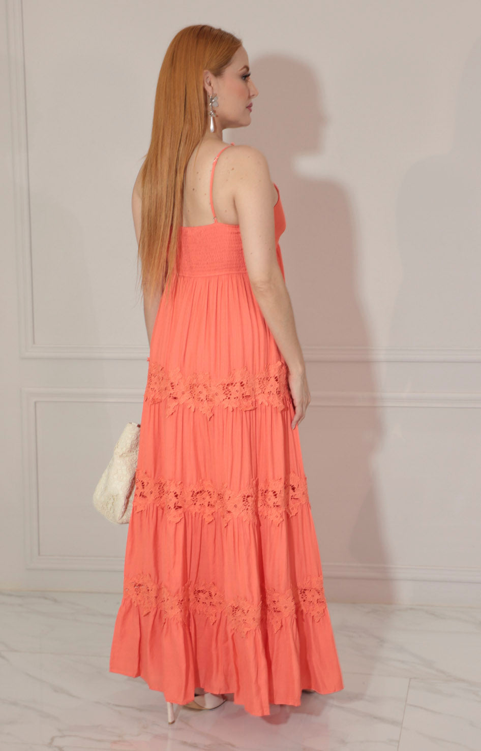 Vestido naranja de tirantes con detalle de guipiur - VESTIDO Boutiquemirel 