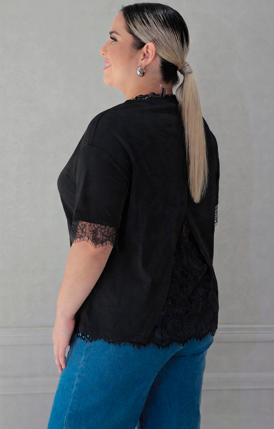 Blusa negra con encaje - BLUSA CURVY Boutiquemirel 