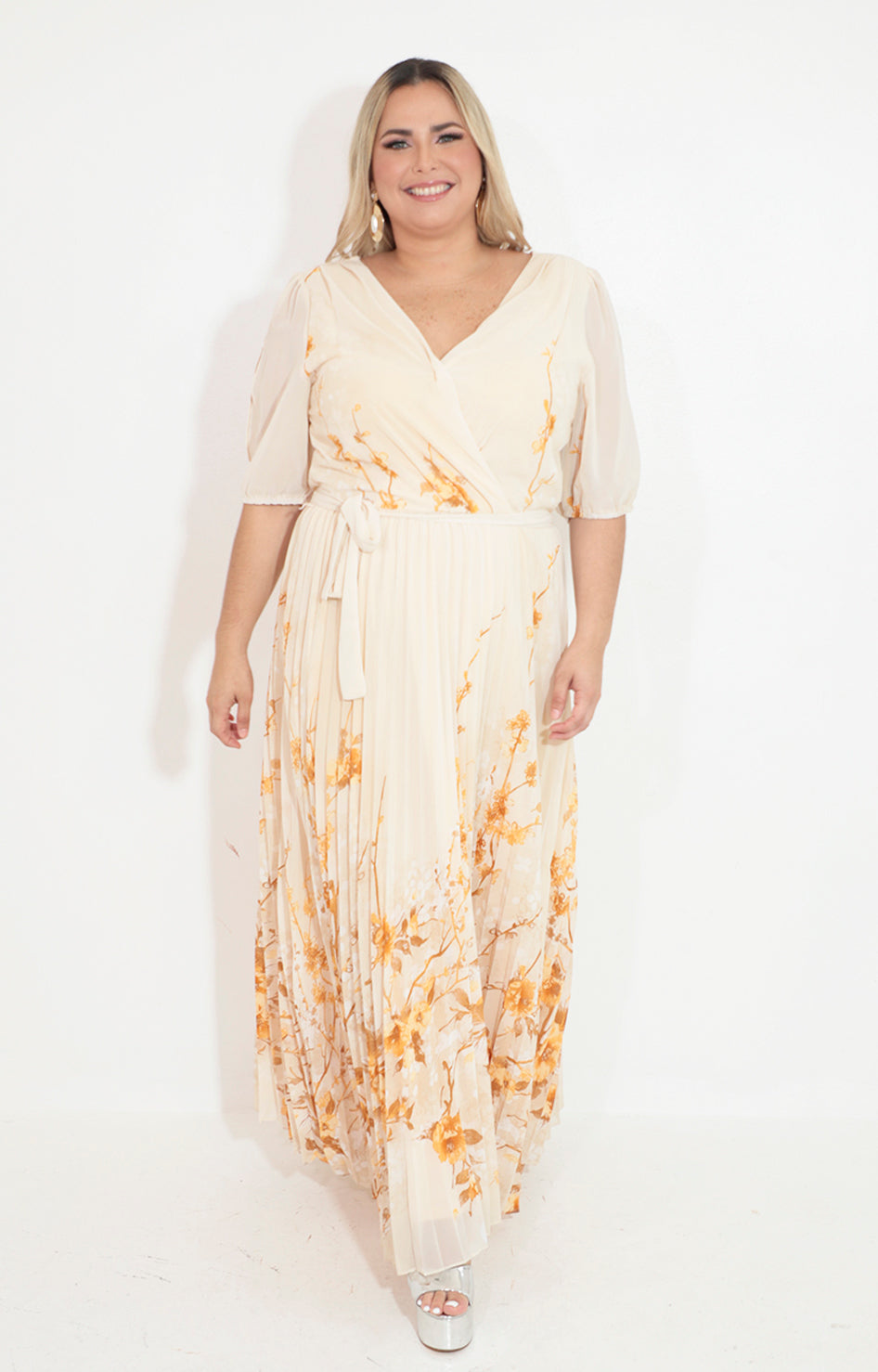 Vestido beige plisado con estampado y lazo - VESTIDO Boutiquemirel 