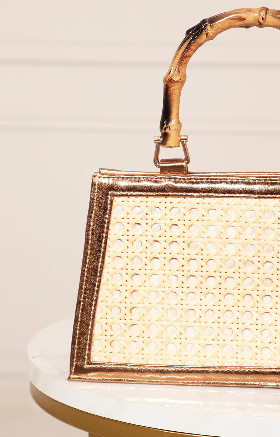 Bolsa estructura dorada con asa tipo bambú - BLUSA Boutiquemirel 