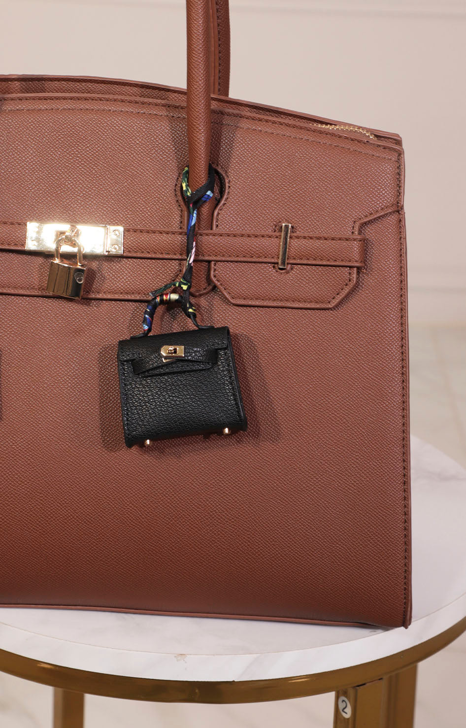 Charm Mini Bag Negro – Sofisticación y Estilo Atemporal - LLAVERO Boutiquemirel 