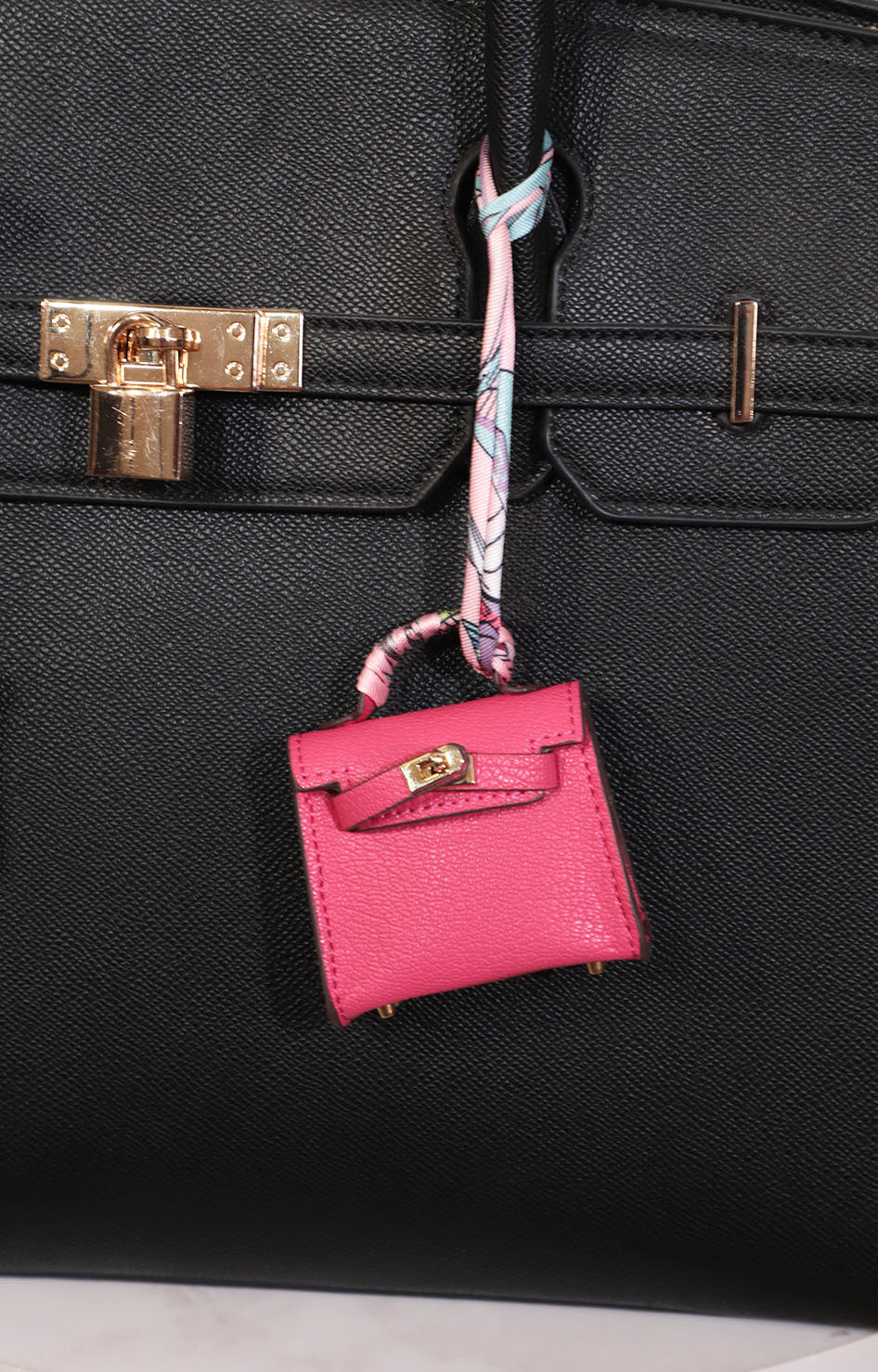 Charm Mini Bag – Estilo y Color para tu Bolso - LLAVERO Boutiquemirel 