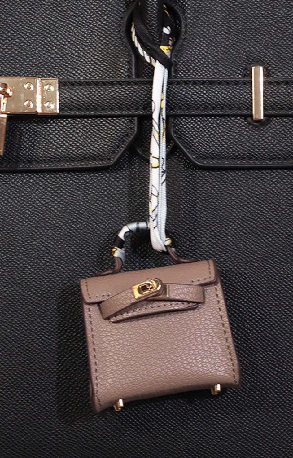 Charm "Mini Bag Taupe Elegancia" 🤎👜 - LLAVERO Boutiquemirel 