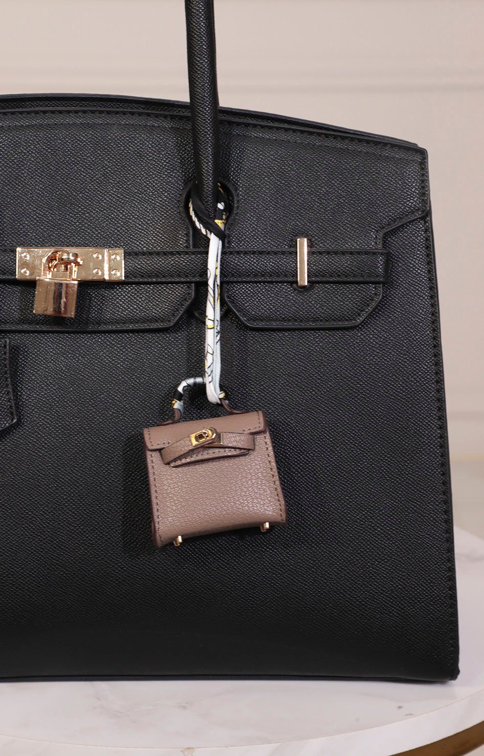 Charm "Mini Bag Taupe Elegancia" 🤎👜 - LLAVERO Boutiquemirel 