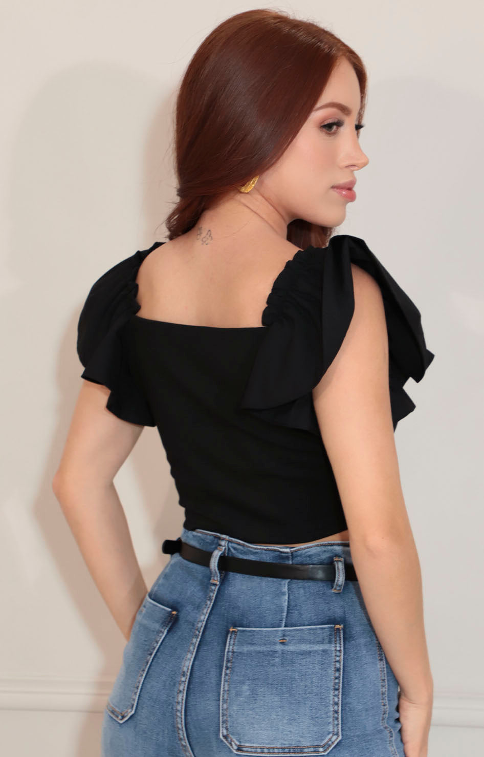 Top negro con olanes - BLUSA Boutiquemirel 