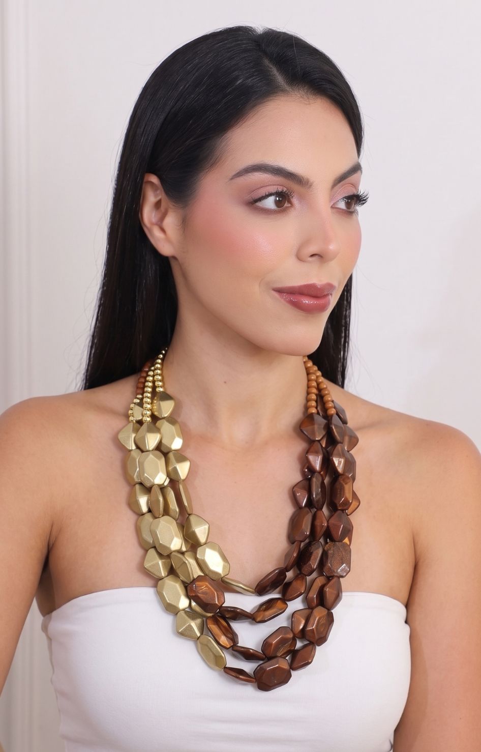 Collar multicapa de cuentas facetadas