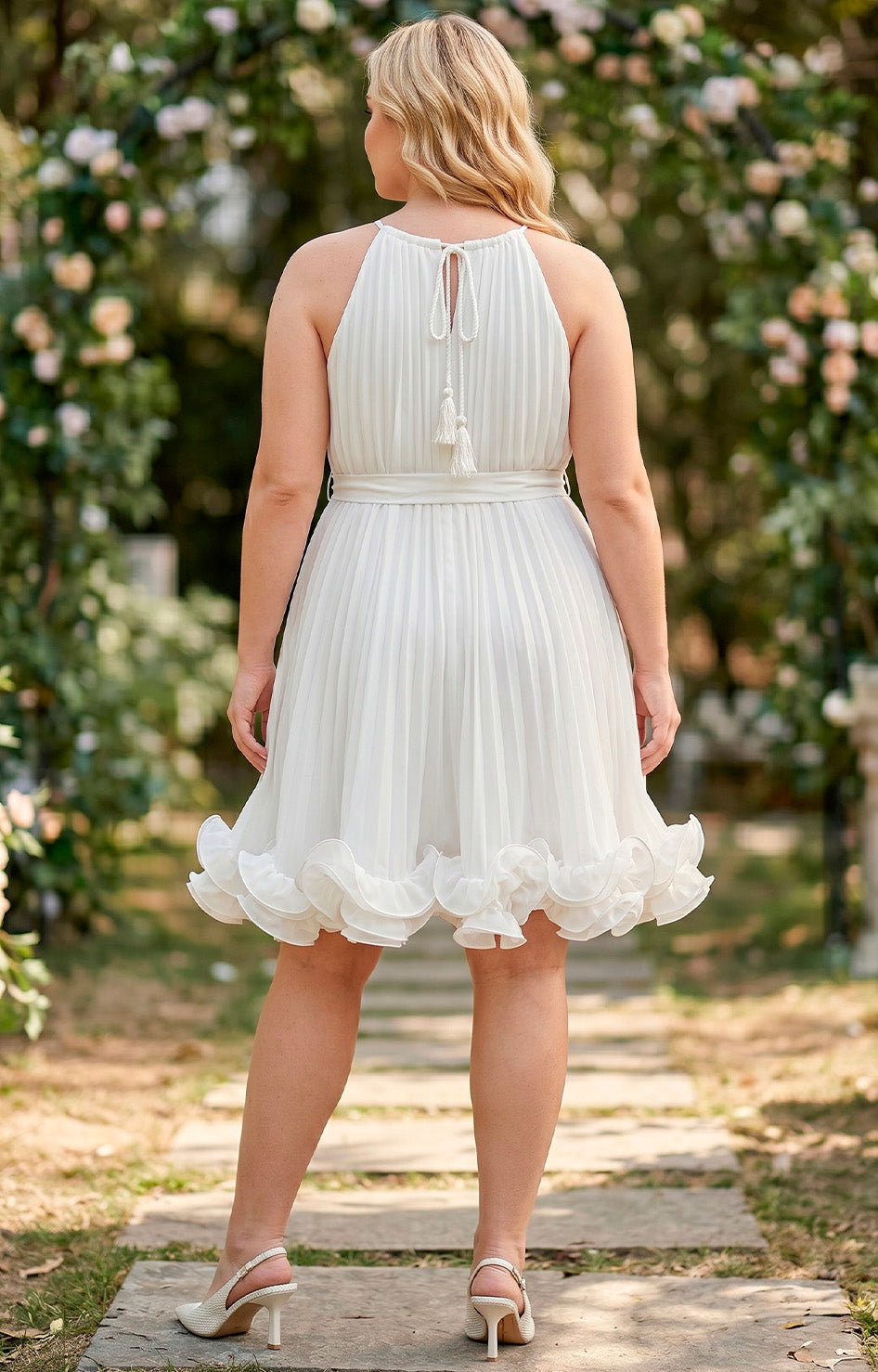 Vestido beige con volantes - VESTIDO CORTO CURVY Boutiquemirel 