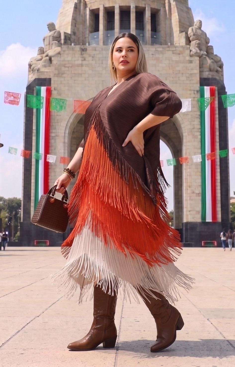 Vestido de flecos con escote en V