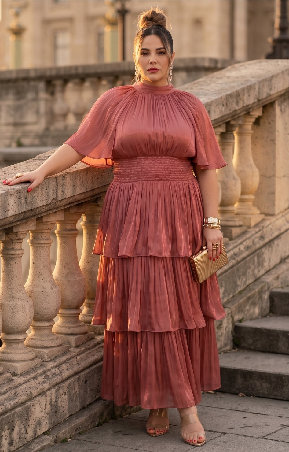Vestido largo con olanes de satín